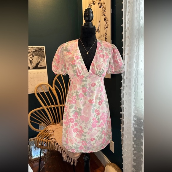 Dress - Picture 1 of 3